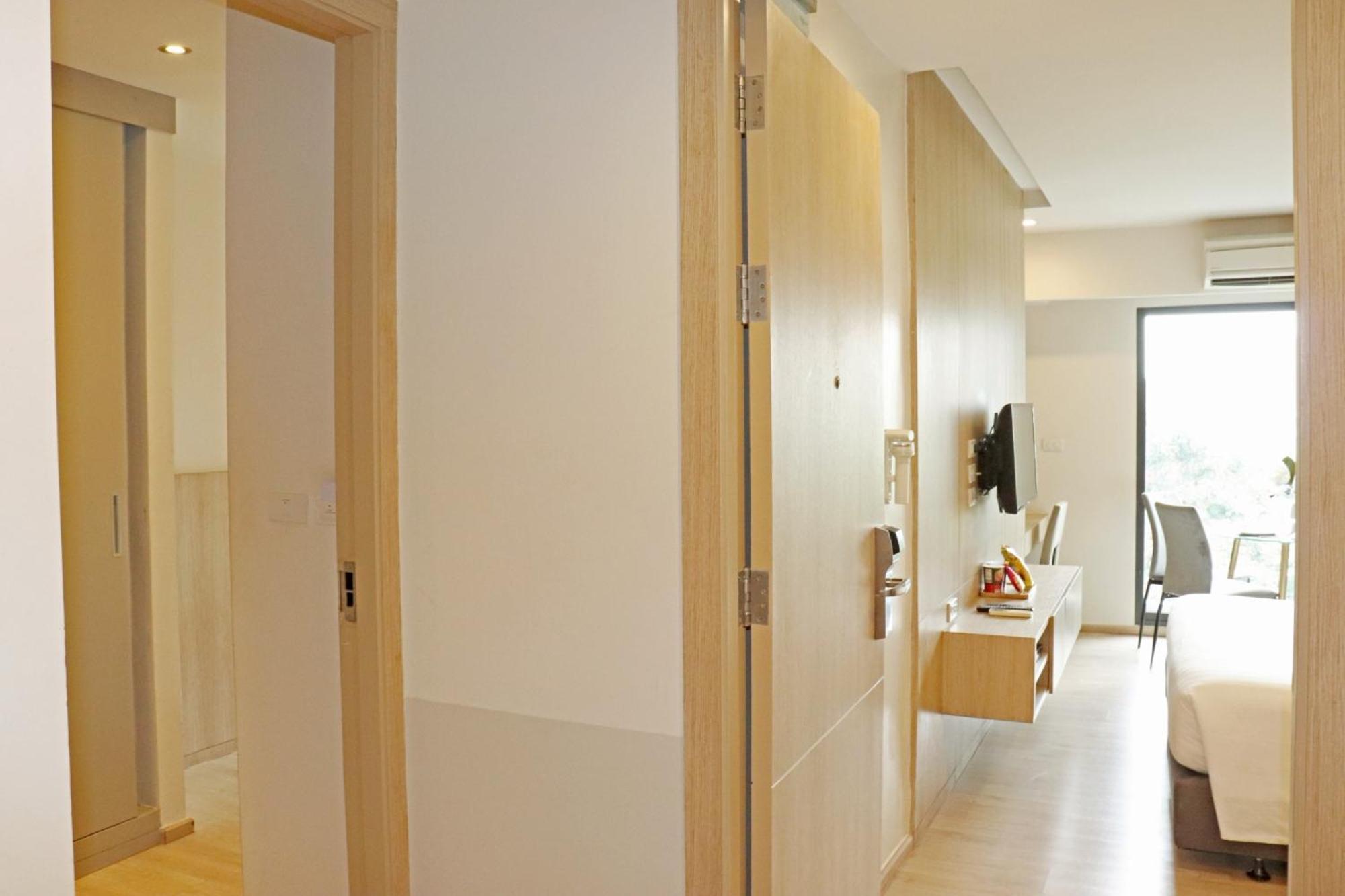 The Residence On Thonglor By Uhg Bangkok Bagian luar foto