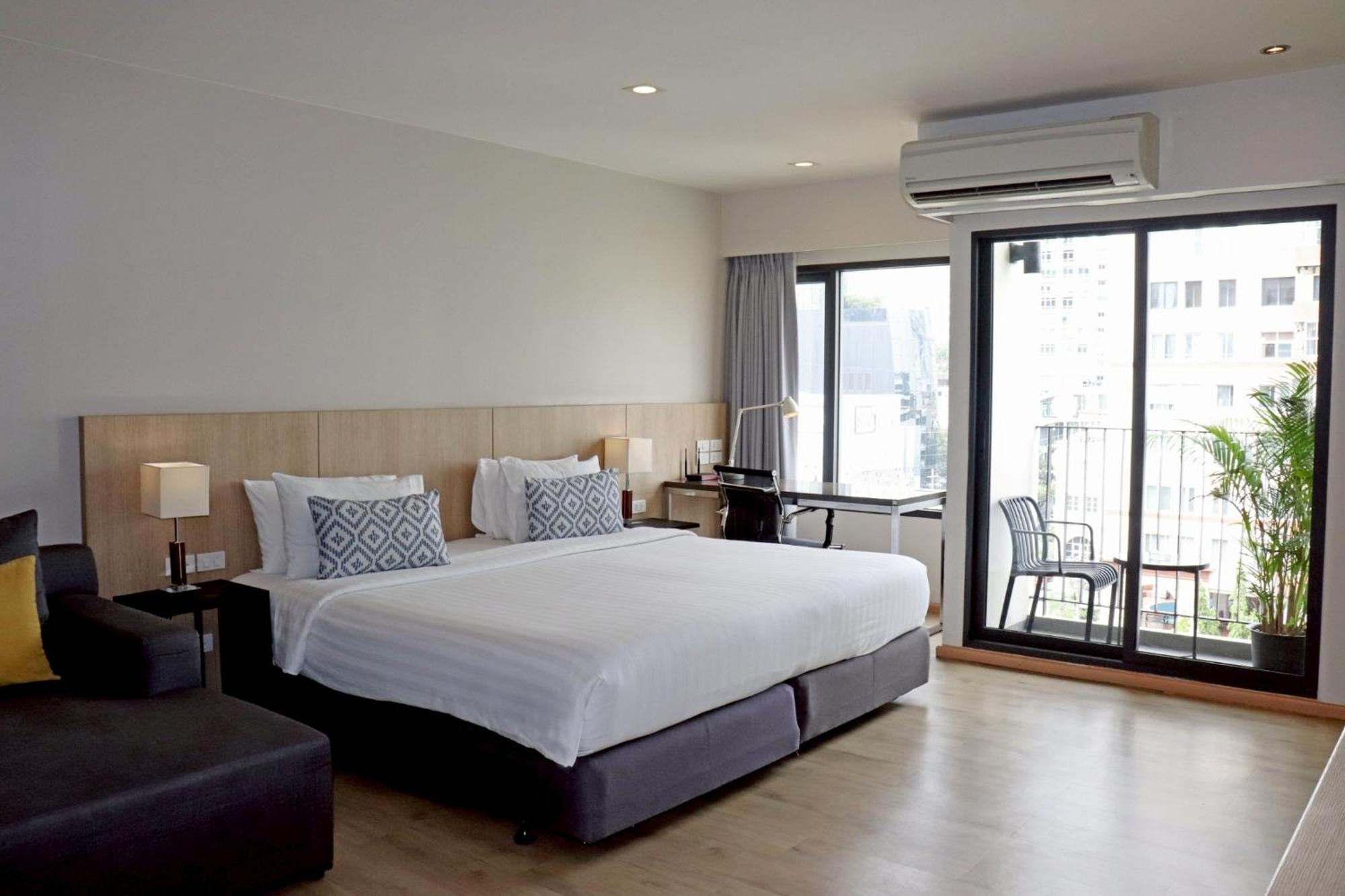 The Residence On Thonglor By Uhg Bangkok Bagian luar foto