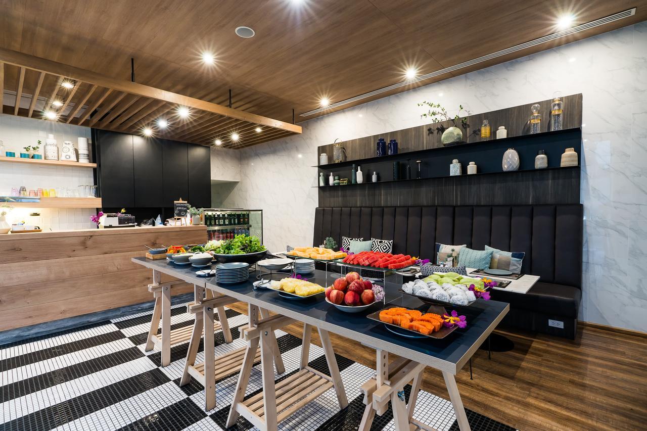 The Residence On Thonglor By Uhg Bangkok Bagian luar foto